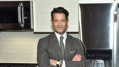 Nate Berkus explains his insanely simple 'sushi roll' hack to easily put on a duvet cover