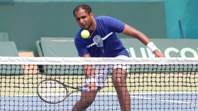India picks 'double look' Davis Cup team for Pakistan tie