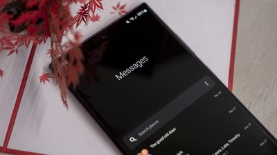 Google Messages is giving RCS chats more color with background wallpapers