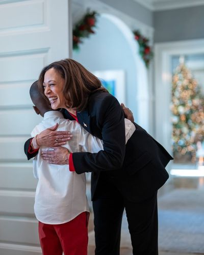 Vice President Kamala Harris' Leadership Tenderness in Heartwarming Picture