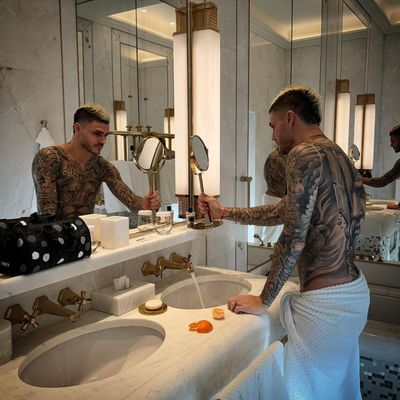 Tattooed Elegance and Grooming Grace: Mauro Icardi's Personal Style Stage