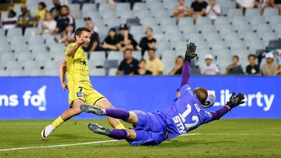 Barbarouses double as Nix go top with 3-0 Macarthur win