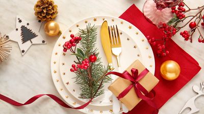 7 festive ways to spruce up your dinner table