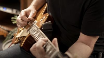 "You cannot tense up, you have to be super loose" – top session guitarist Tom Bukovac returns with another great lesson and this time it's on picking