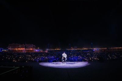 Chris Brown: Serenades in Spotlight, Creating Unforgettable Symposium for Crowd