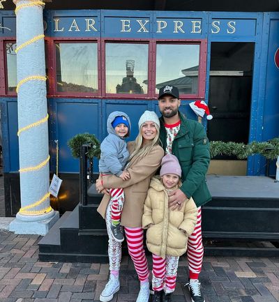 Kevin Pillar and Family Capture Precious Moment in a Photo