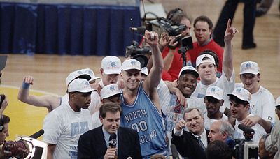 Eric Montross, a former UNC and NBA big man, dies at 52