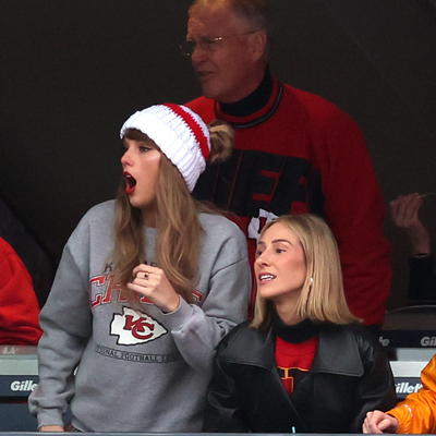 Taylor Swift Was Booed While Watching Travis Kelce's Latest Game, And—Obviously—She Looked Upset Over It