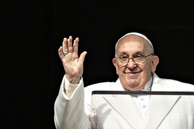 Pope approves blessing same-sex couples