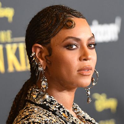 You Can Easily DIY Beyoncé's Latest Manicure