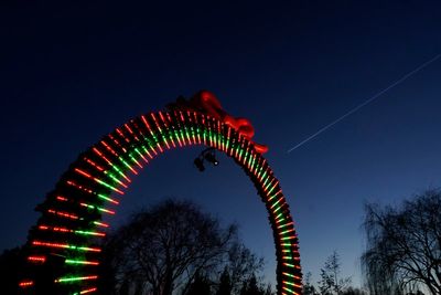 Thousands of lights at Chicago Botanic Garden illuminate tunnels, lilies and art