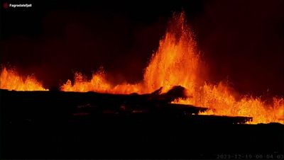 Iceland volcano gas pollution could reach capital Reykjavik in hours, experts warn