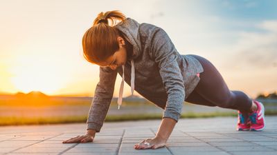 This trainer’s bodyweight workout will strengthen your upper and lower body in just 20 minutes