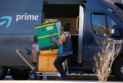 Good news for late holiday shoppers: Retailers are improving their delivery speeds