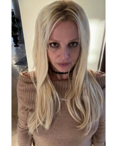 Maria River Red: Effortless Style Meets Sophistication and Elegance