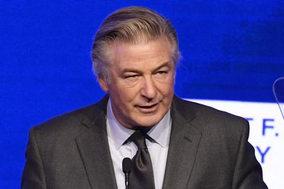 Alec Baldwin Greets NYPD Post-Palestinian Protester Confrontation!