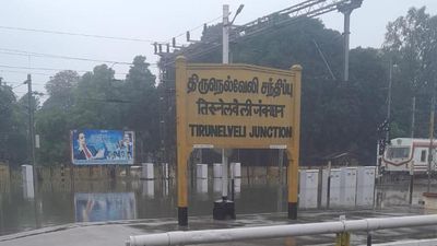Tamil Nadu Rains | Flooding in southern districts leads to cancellation of trains for second consecutive day