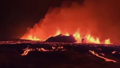 Iceland volcano: Aerial video shows awe-inspiring might of eruption seen from Reykjavik