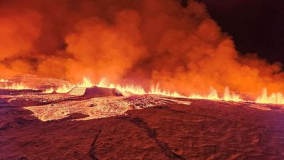 Iceland volcano thrill-seekers ignore danger warnings to witness dramatic Reykjanes eruption