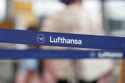B Lufthansa Splurge: 80 Jets from Boeing, Airbus Ordered