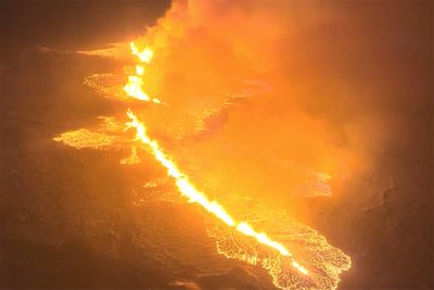 8 shocking Iceland volcano eruption photos with magma flowing everywhere