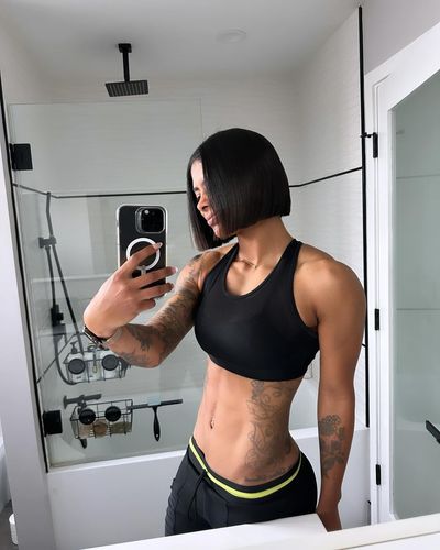 Massy Arias: Empowering Fitness with Stylish Workouts and Selfies
