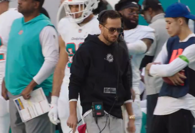 A mic’d-up Mike McDaniel predicted a one-play Dolphins TD drive right before it happened