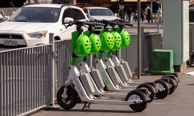 Emergency doctors call for tighter controls on e-scooters as Melbourne injuries skyrocket