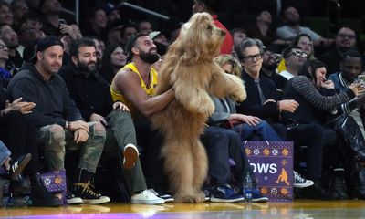 A popular dog attracted attention during Monday’s Lakers-Knicks game