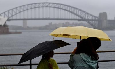 Christmas weather forecast to be slightly cooler as Australian heatwave makes way for rain and thunderstorms