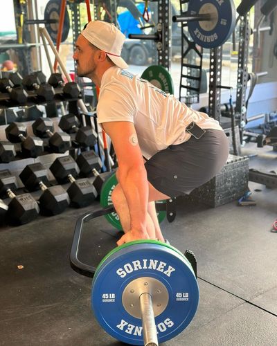 Adam Duvall Dominates the Gym, Crushing Weights and Breaking Sweat