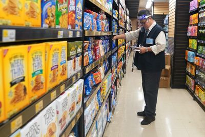 Small businesses face uphill battle with high US interest rates