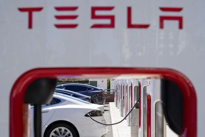 Tesla Faces Union Battle in Sweden and Nordic Countries