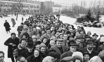 The Berlin Wall is opened for Christmas – archive, 1963