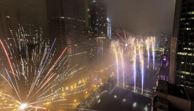 New Year’s Eve fireworks set for Chicago’s riverfront, Navy Pier