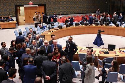 No deal reached, UN resolution vote expected. Hostage situation critical