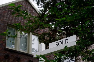 Surprise Surge: US Home Sales Sizzle in November!