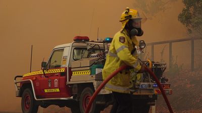 Two homes destroyed as bushfires burn across WA