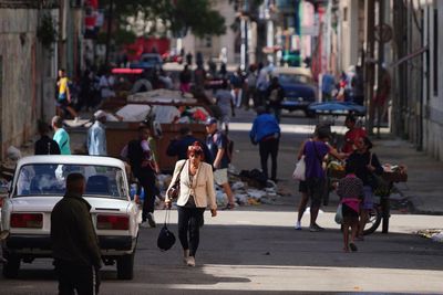 Cuba's Economy Continues to Shrink, Minister Reports