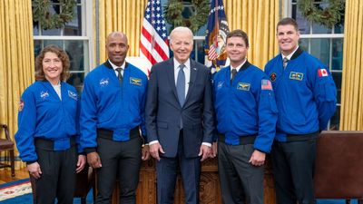 Artemis 2 moon astronauts discuss 21st-century 'moonshots' with President Biden