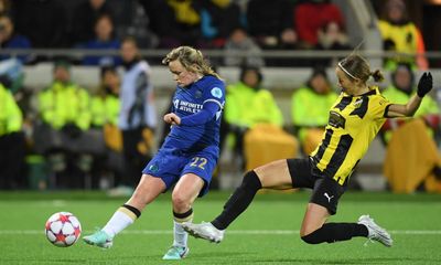 Chelsea go top of WCL group after Erin Cuthbert double earns win over Häcken