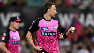 Sixers' Curran to fight BBL ban for intimidating umpire