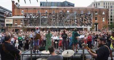 What's the trick to the best gravy? This crowd learnt through music