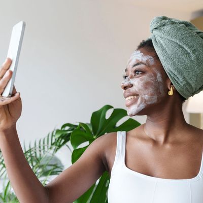 I just spoke with top dermatologists—here's the 6 skin myths they want debunked before the year ends