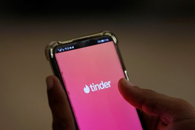 Tinder launches high-priced, exclusive dating service for the elite