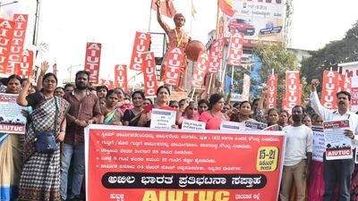 AIUTUC district committee stages agitation in Hubballi as part of All India Protest Week