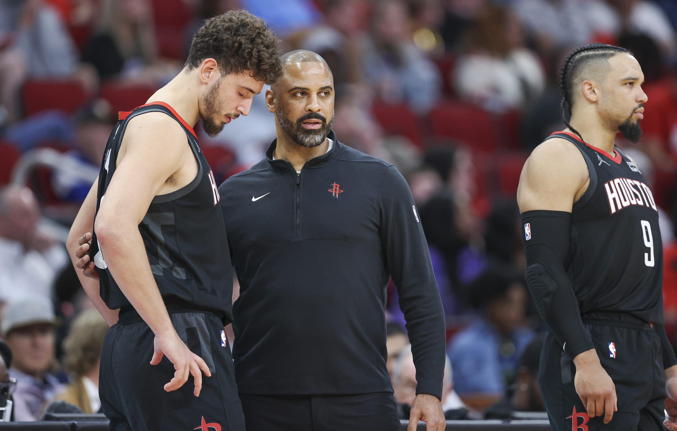 Rockets coach Ime Udoka appears frustrated by Alperen…