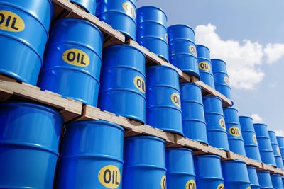 Crude Edges Lower on OPEC Rift and Weak U.S. Economic News