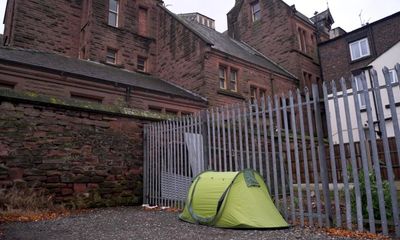 Home Office reverses policy on UK hostel evictions after surge in refugee homelessness