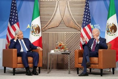 Biden tackles border crisis, calls Mexican president for support